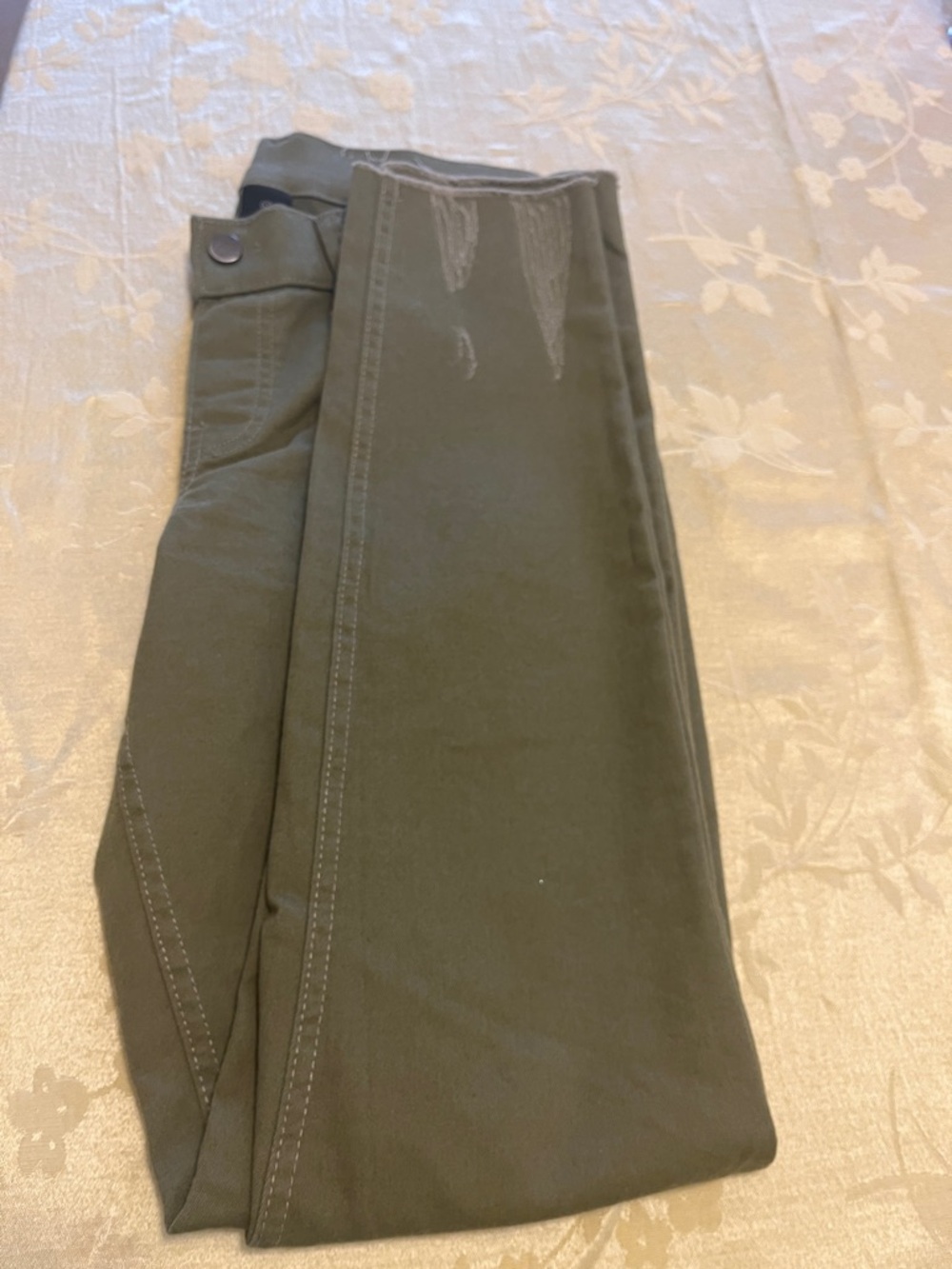 HUE Olive Stretch High-Rise Leggings